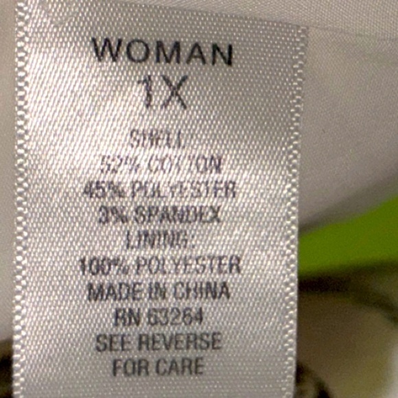 Roz & Ali Cream Blouse - Picture 5 of 6